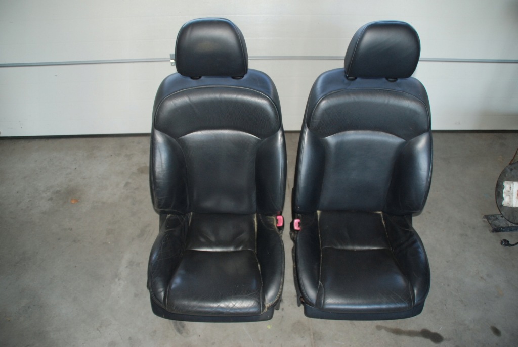 Lexus is 2 сиденье p / l кожа черная 06-13r Оригинал