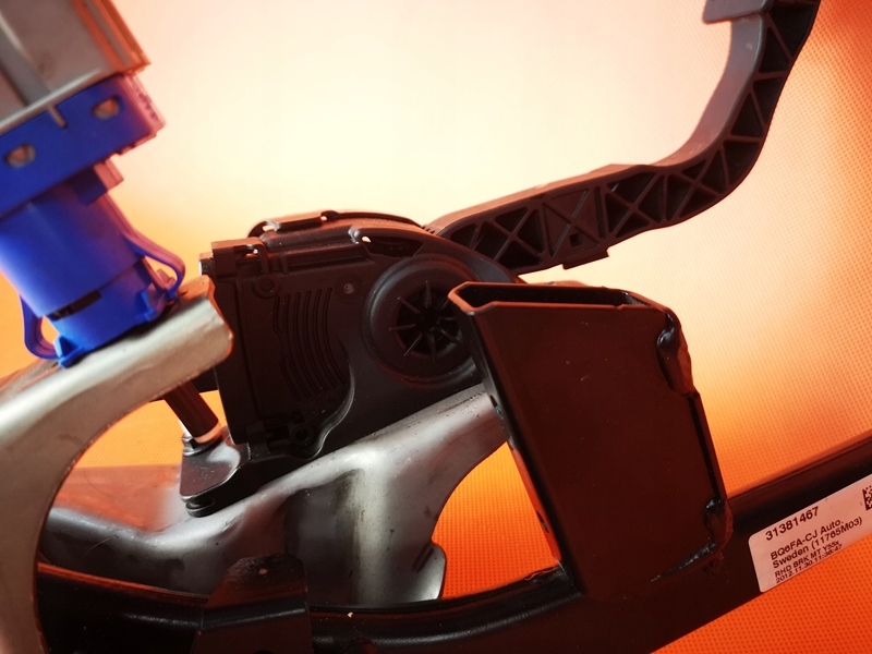 фото №11, Volvo v40 d2 1.6 педаль газу гальма датчик kompl. 31381467 / 31280596