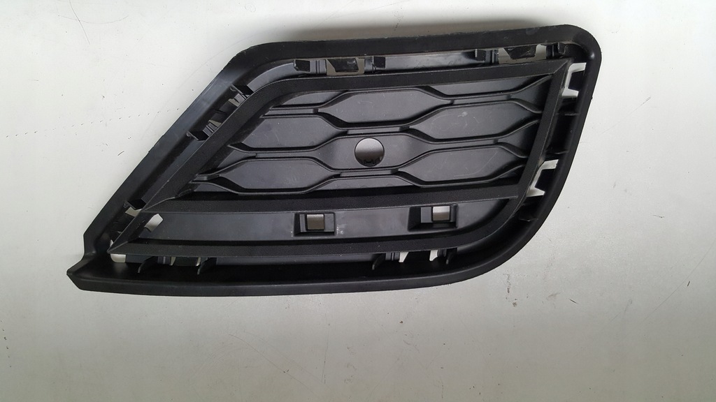 фото №1, Vw t-roc 2ga807245c решётка бампера левый задняя pdc