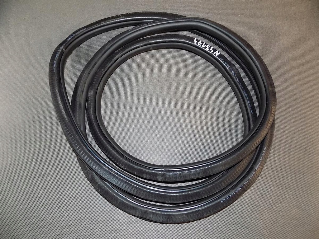 фото №1, Audi a8 4n прокладка дверь правая перед 4n0831722