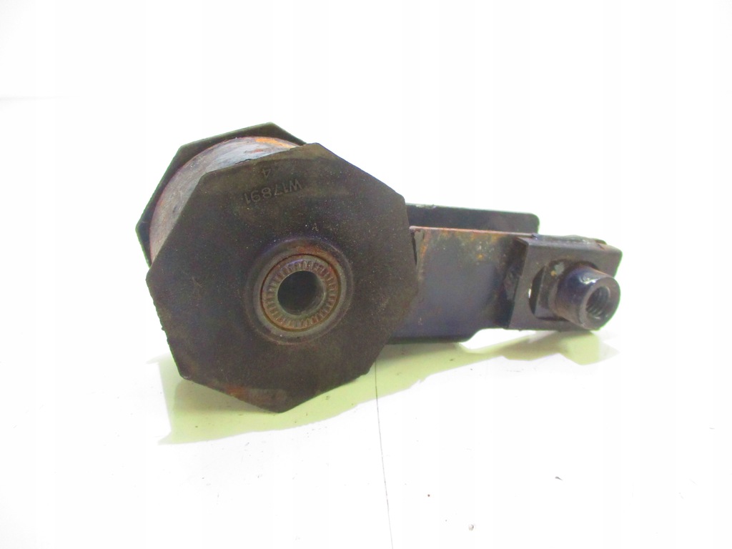 фото №4, Land rover freelander 2.5 v6 подушка кронштейн двигуна