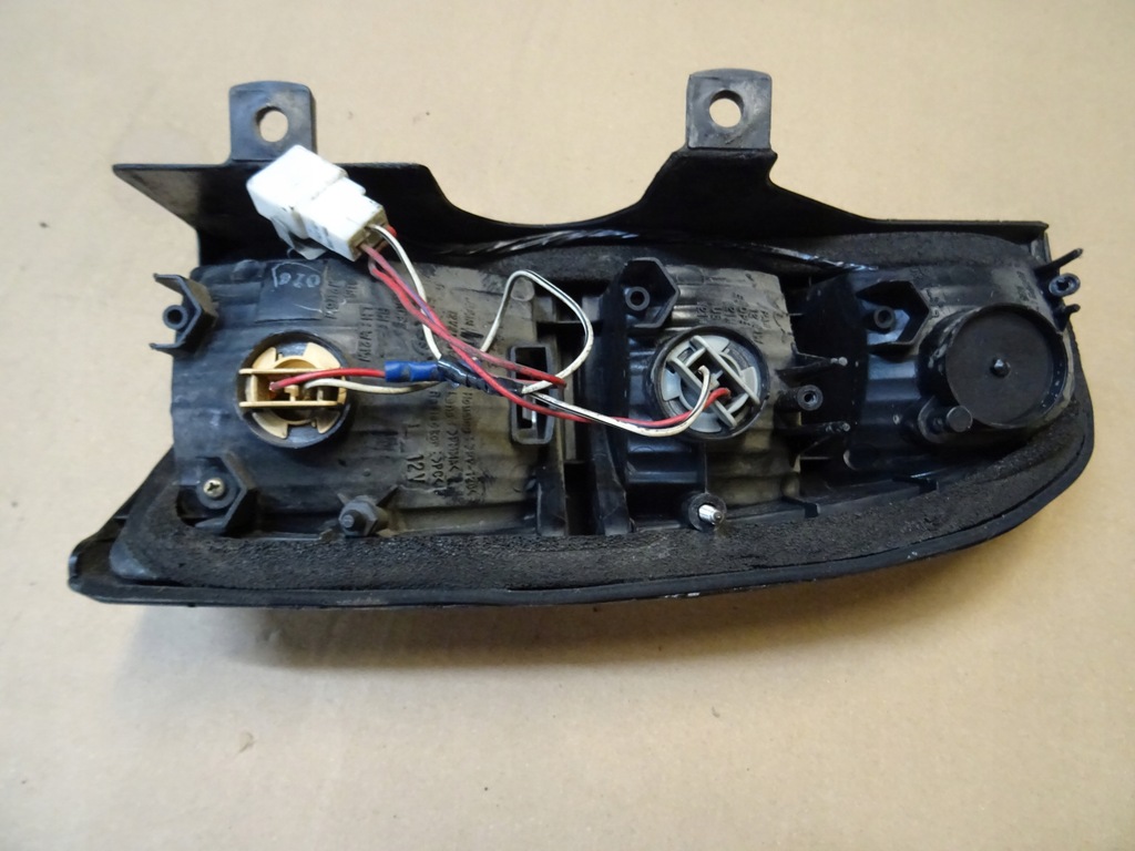 фото №9, Land cruiser 90 95 лампа левый задняя левая w крыло