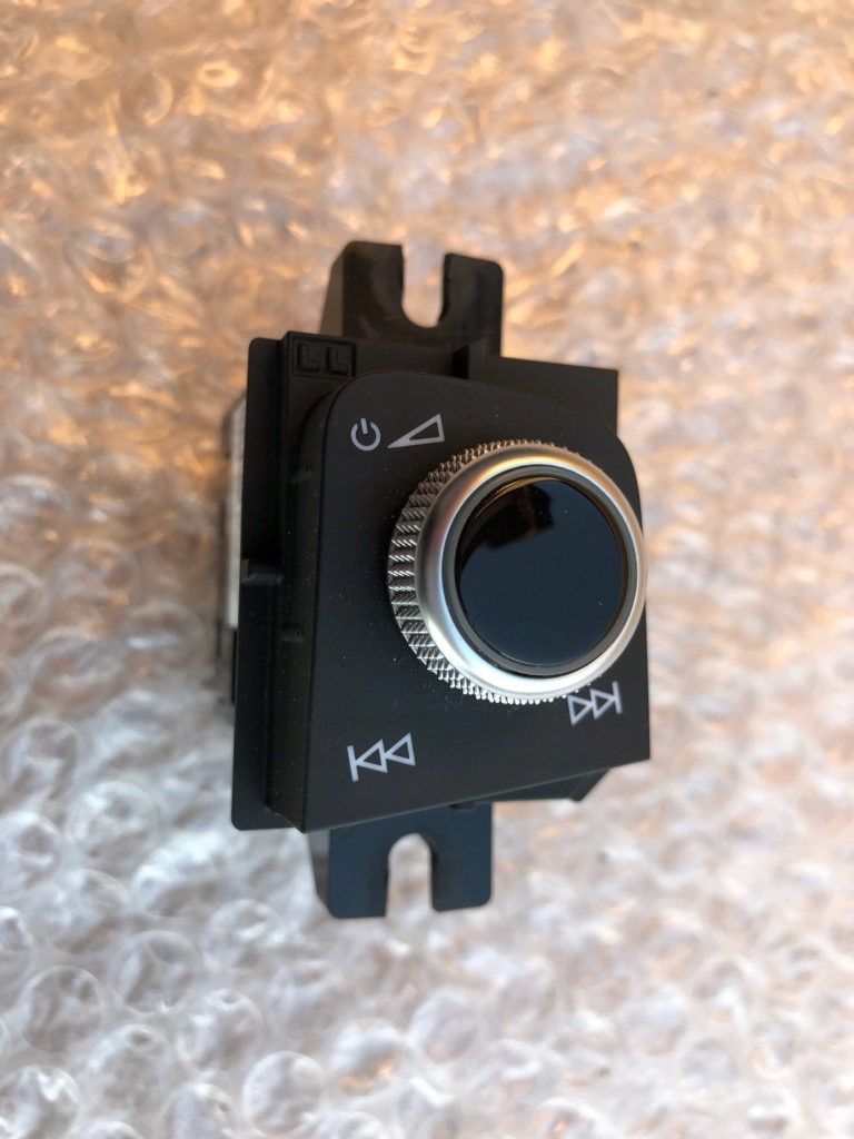 фото №2, Audi a4 b9 ручка кнопка громкость 8w1919616