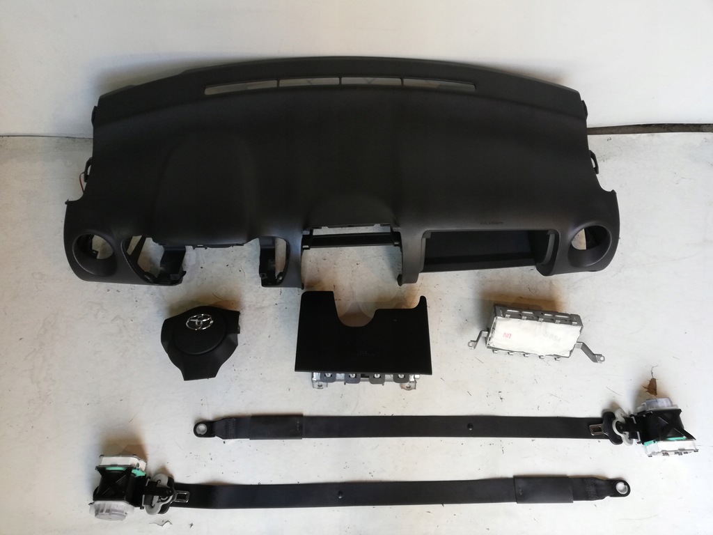 фото №1, Toyota urban cruiser панель приладів консоль подушка безпеки ремені