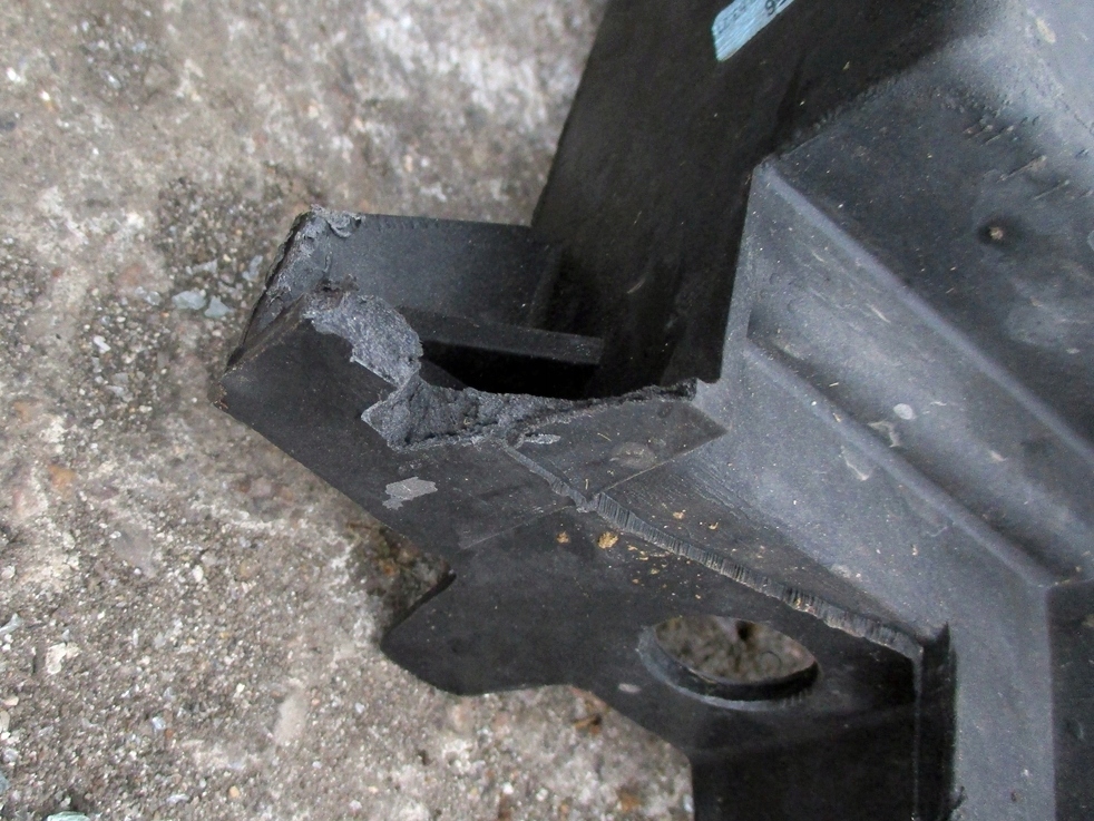 фото №4, Peugeot 5008 2.0 ehdi корпус радіатор pas передній