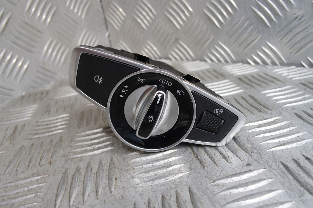 фото №1, Mercedes e w213 sedan выключатель света