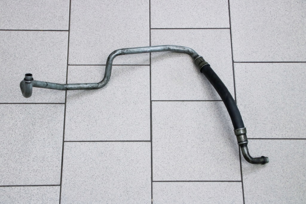 Купити Bmw 325tds патрубок шланг трубка підсилювача