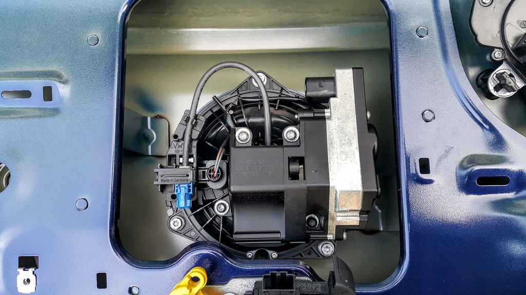 фото №7, Крышка багажника задняя lc5b камера спойлер светодиоды vw arteon