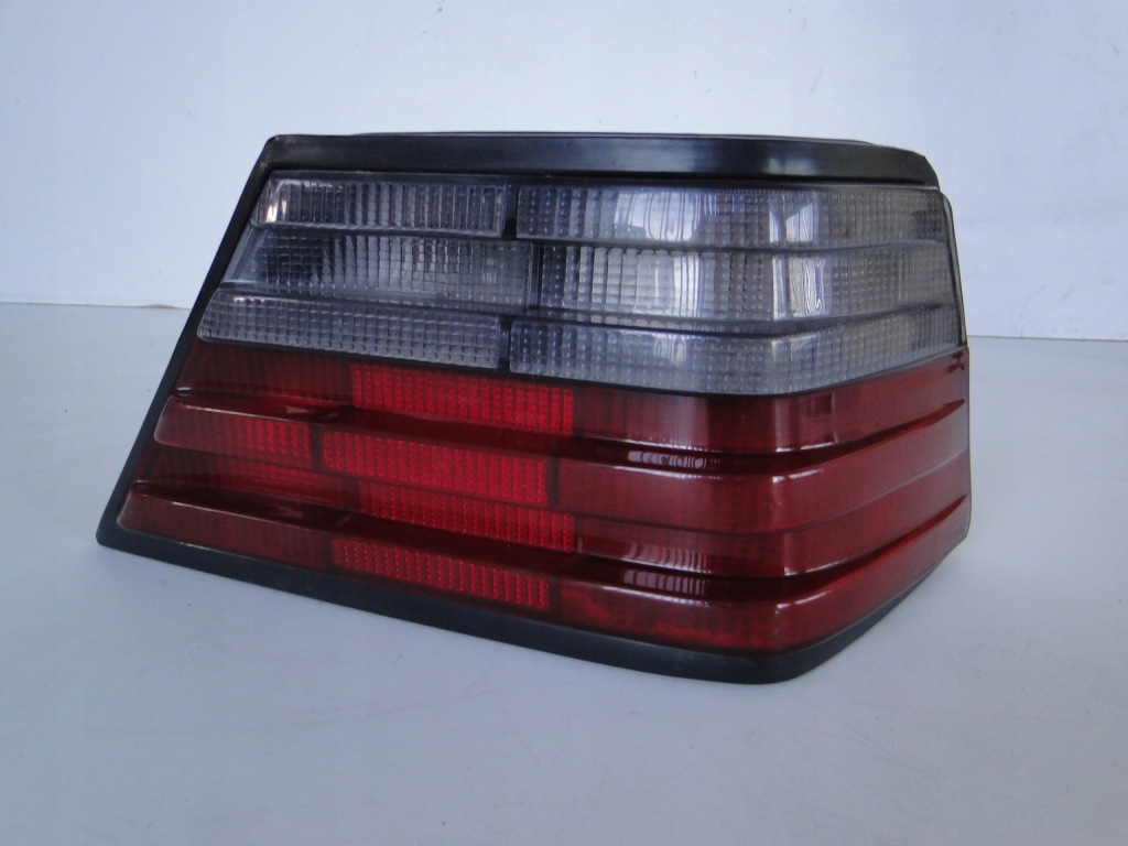 фото №1, Mercedes e124 coupe лампа задняя правая комплектная