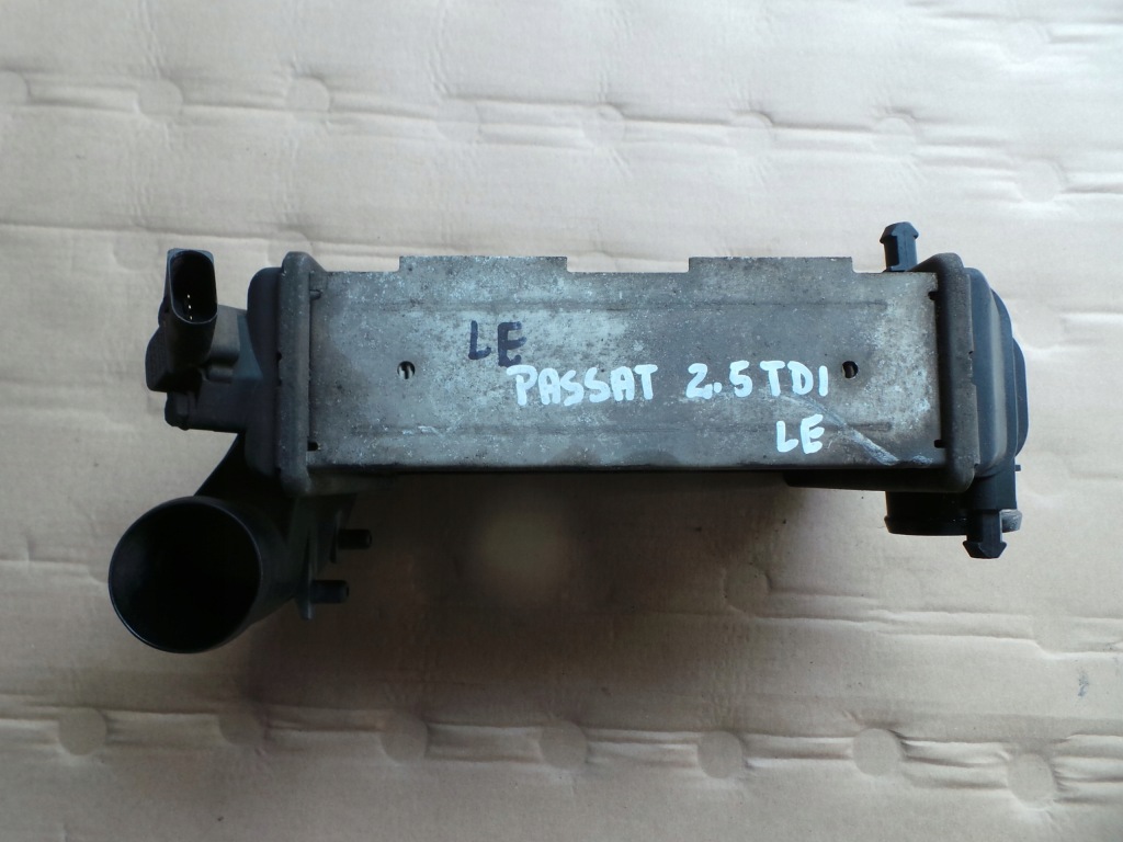 Интеркулер левый vw passat b5fl 2.5tdi 059145805 Оригинал