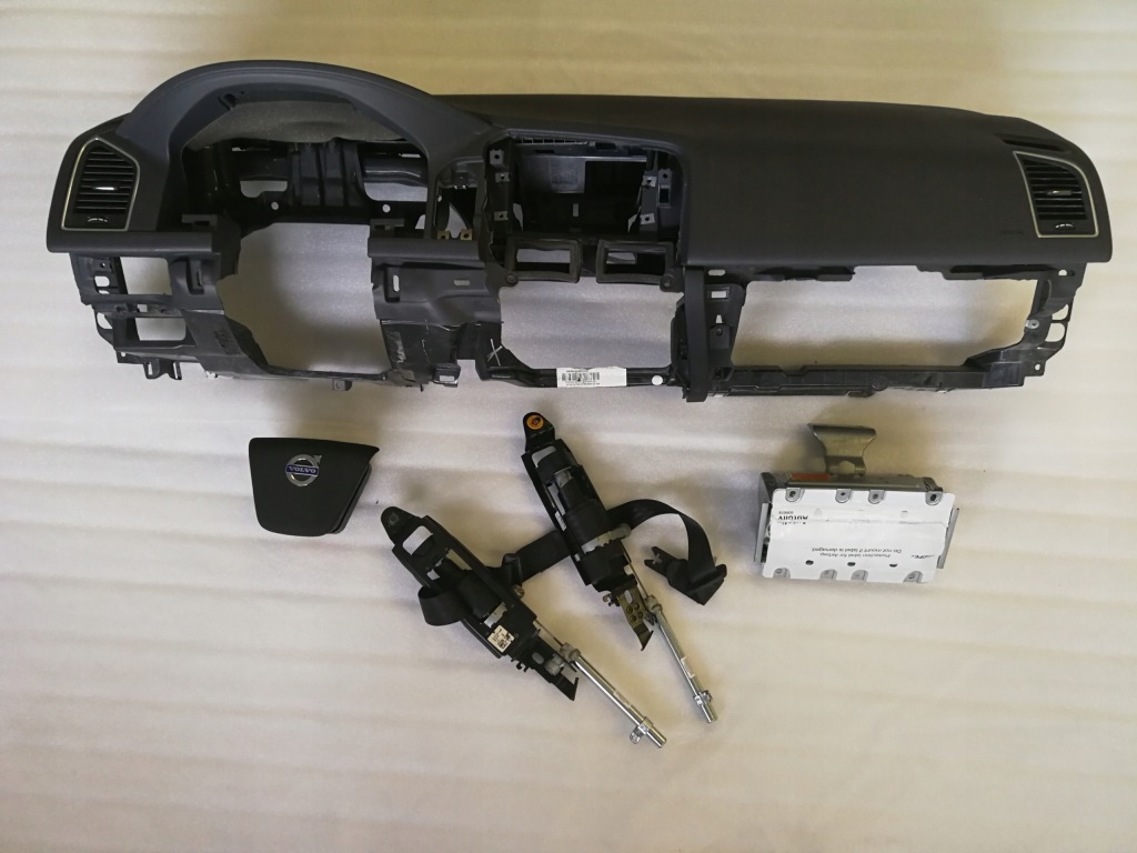 фото №1, Volvo xc60 панель приладів консоль панель приладів подушки безпеки подушка безпеки