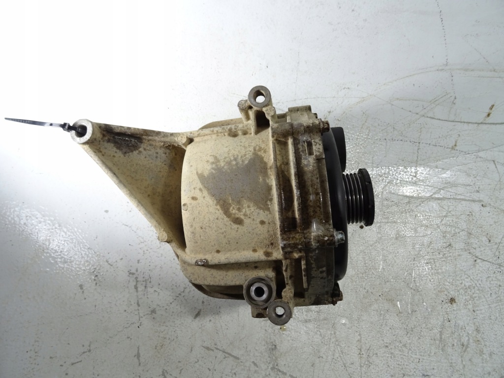 Генератор mercedes a0001502850 w461 14v 150a Зі Шроту