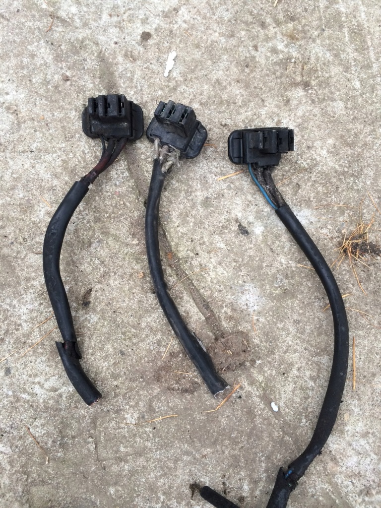 Колодка штекер электрическая mercedes w115 w123 w116 Цена