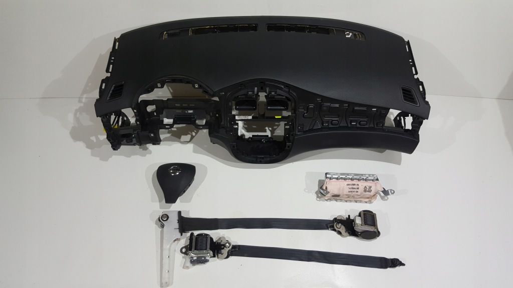 фото №1, Nissan pulsar приборная панель консоль подушка безопасности подушки безопасности ремни