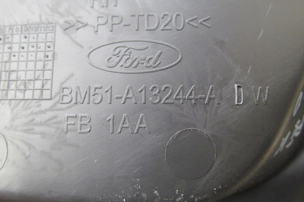 Platik накладка стойка порог задняя focus mk3 универсал hb Оригинал