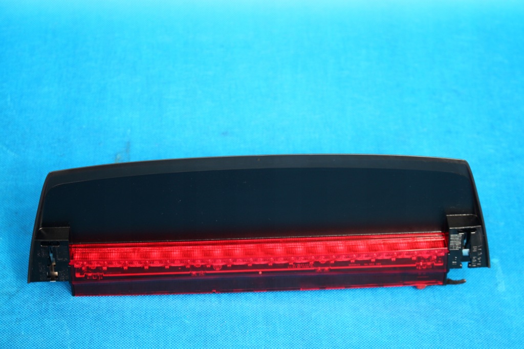 фото №1, Третій світло стоп audi оригінальний номер 8w5945097