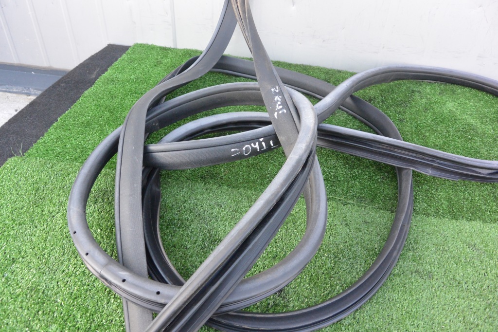 фото №9, Прокладка дверь левая правый mercedes w204 coupe lift