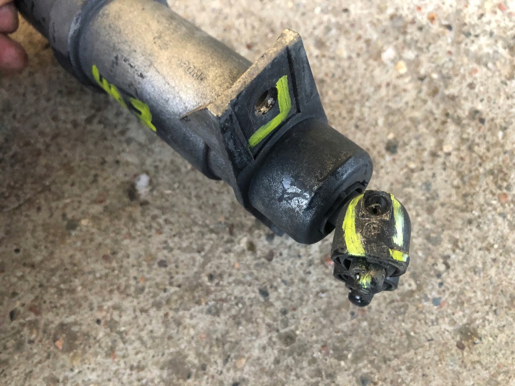 фото №3, Peugeot 407 coupe омыватель лампы