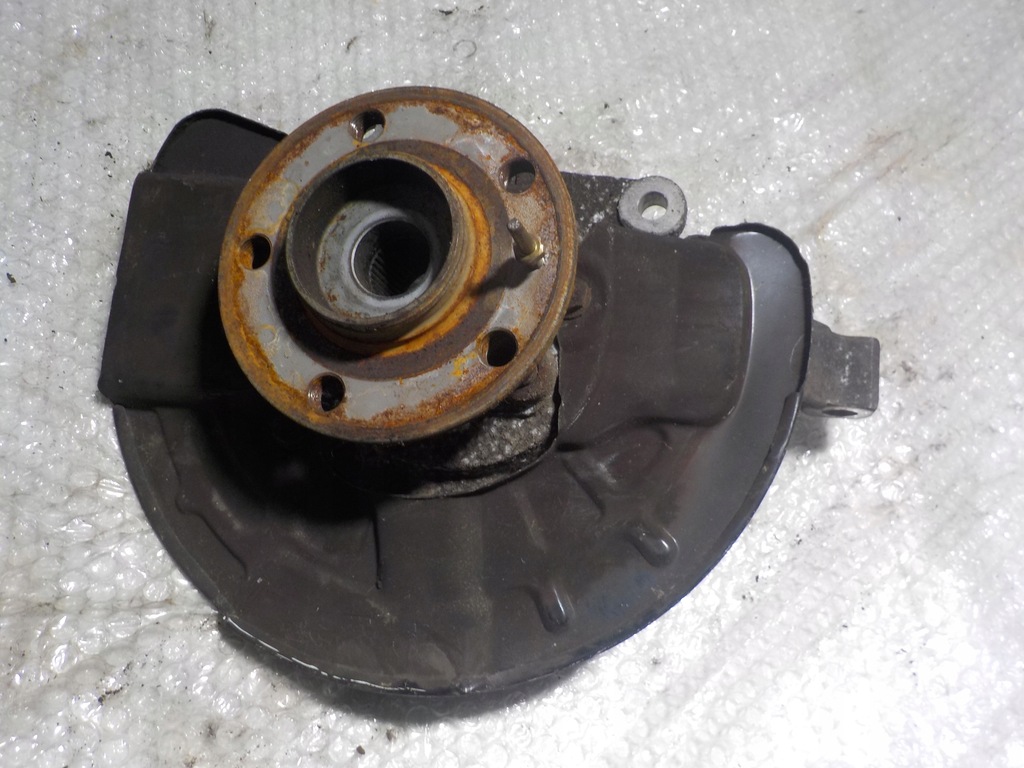 фото №1, Volvo v70 ii 2.4 поворотный кулак левая перед