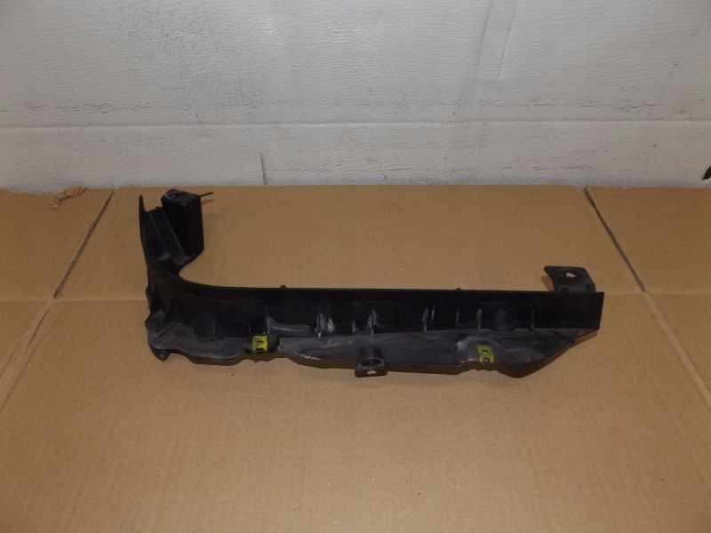 фото №1, Porsche panamera направляющая кронштейн кронштейн пластик