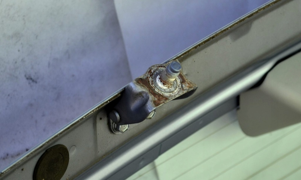 фото №1, Kia picanto петля крышки правый задняя