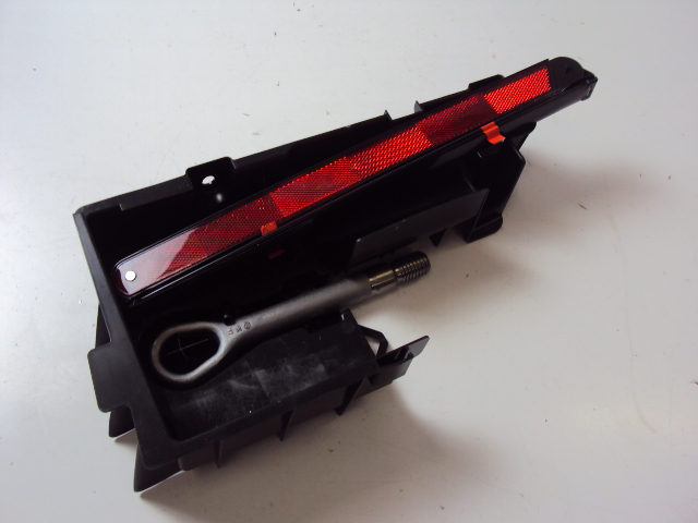 фото №1, Треугольник ушко mercedes c-klasa w205 2.0 cgi