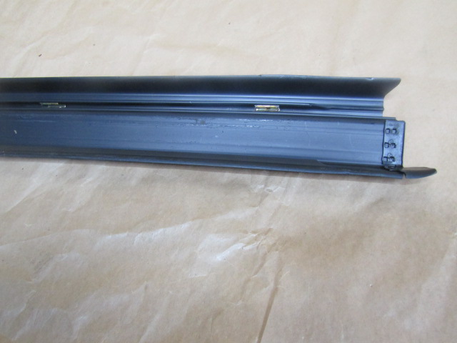 12 mercedes w201 190 задня молдинг поріг накладка на поріг задні чорна Зі Шроту