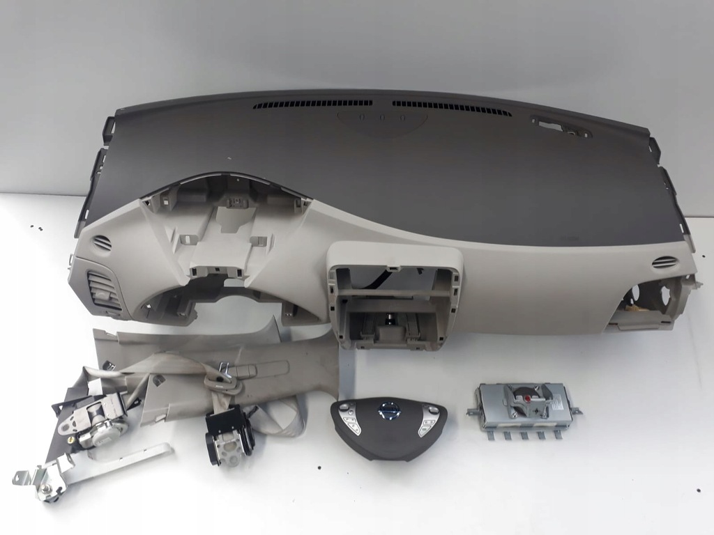 фото №1, Nissan leaf приборная панель консоль подушка безопасности подушки безопасности ремни