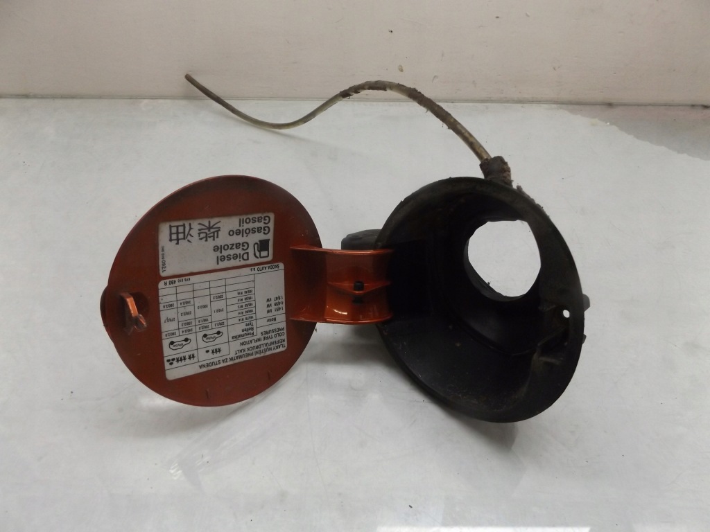 фото №2, Fabia i крышка заливной топлива 9771