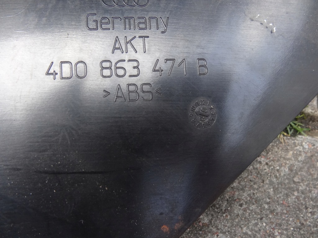 фото №5, Audi a8 d2 захист молдинг багажника поперечина 4d0863471b