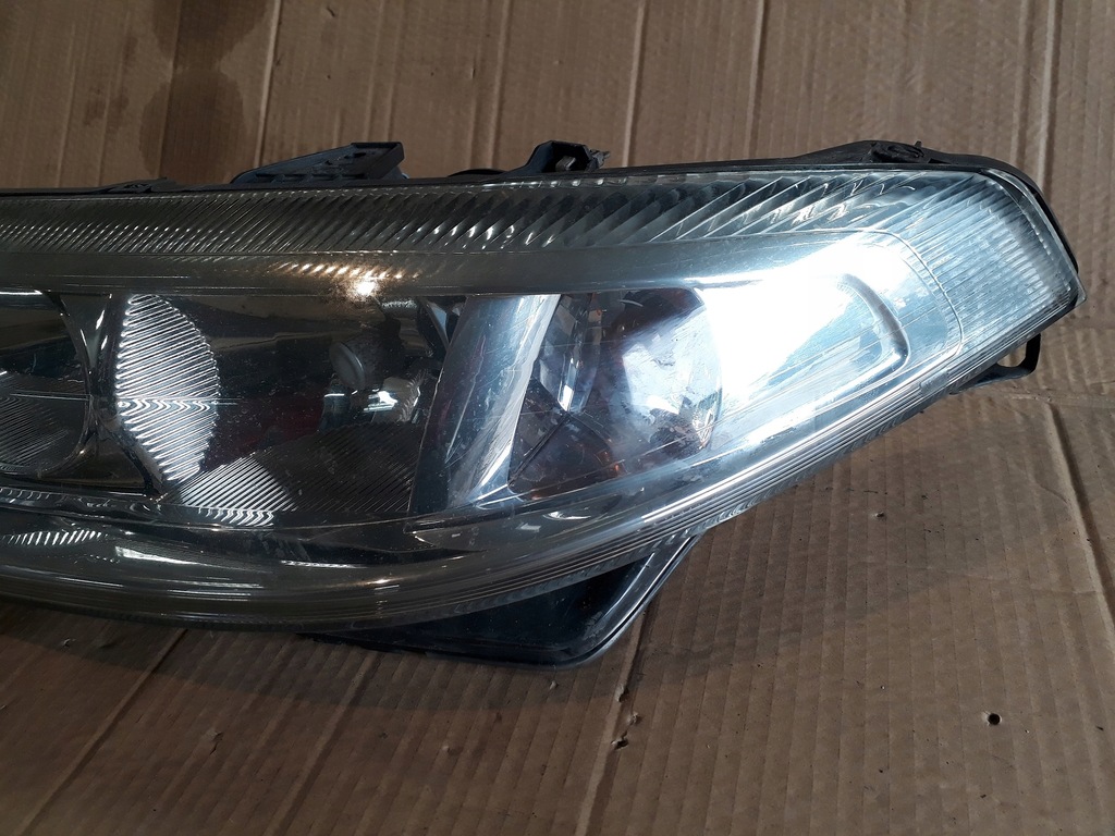 фото №4, Лампа ліва перед renault laguna ii 8200002845