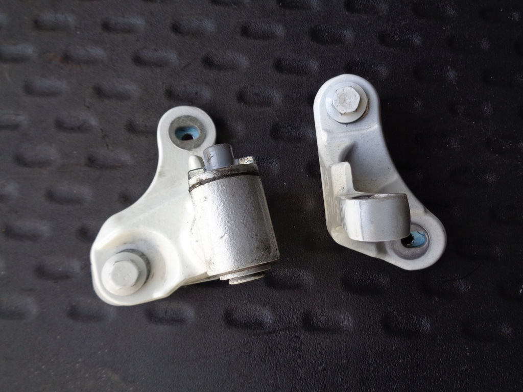 фото №1, Петля дверь перед правый mercedes cla 45 amg c117