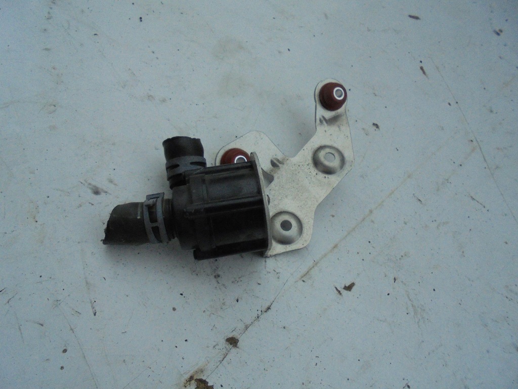 фото №1, Помпа рідина 059121012a audi a8 d4 3.0 tdi