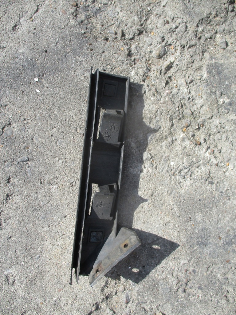 фото №1, Seat leon toledo 2 направляющая бампера перед 1m0807050b