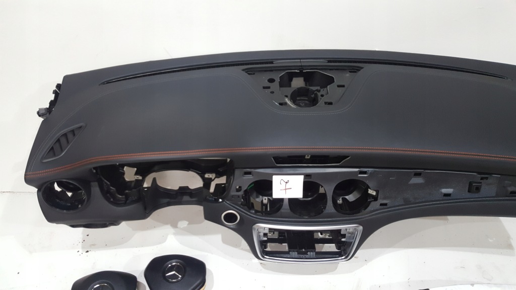 Mercedes gla w156 панель приладів панель  подушка безпеки ремені оригінал в Україні