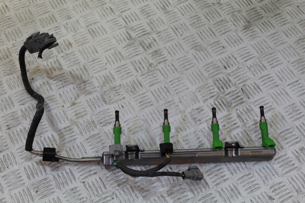 фото №1, Молдинг упорскування rav4 iv 4 lift 73250-36010