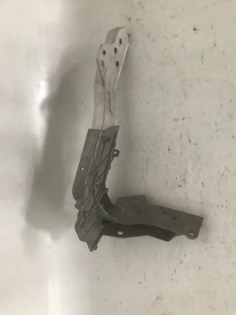 фото №1, Glc w253 a253 кронштейн панель фари a2536203800