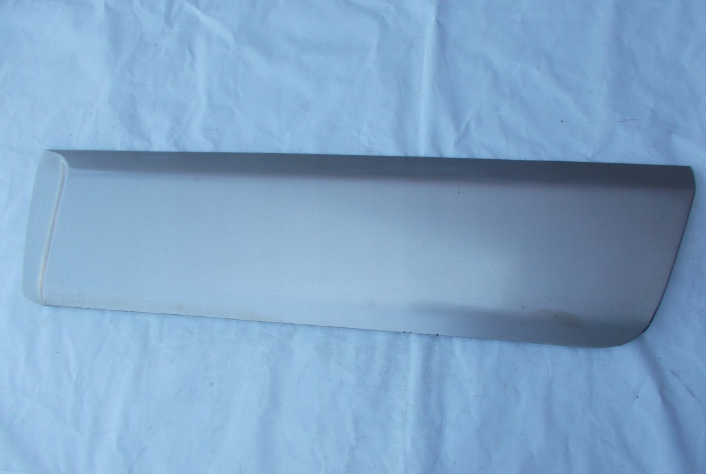 фото №1, Suzuki jimny 98-18 молдинг накладка дверь левая