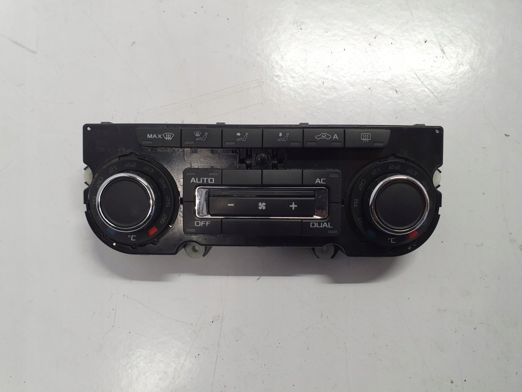 фото №1, Octavia ii lift панель кондиционера 3t0907044br