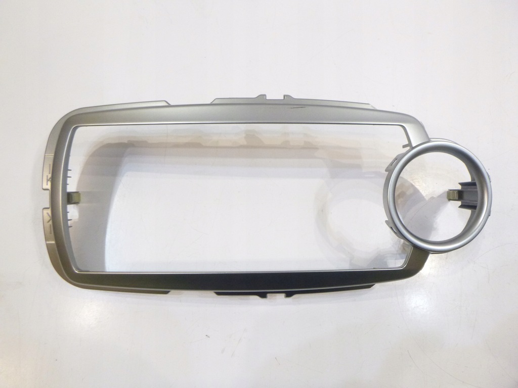 фото №1, Рамка радіо панелі аварійних toyota yaris iii 2011-