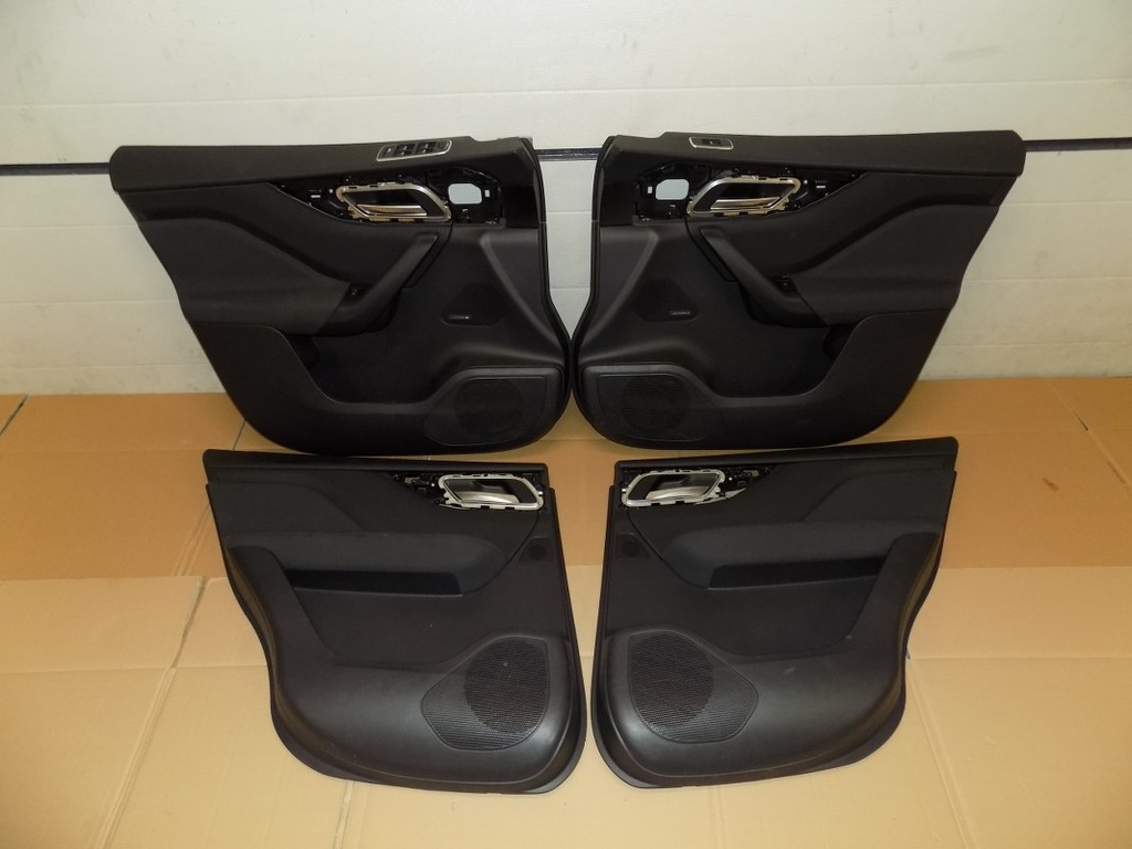 фото №1, Jaguar 17r f-pace обшивка оббивка двері задня лівий