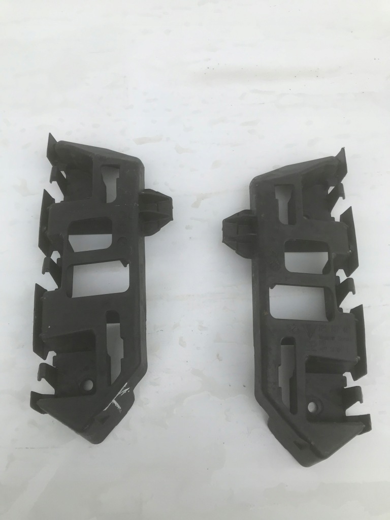 Купити Cayenne напрямна бампера задня правий 7p5807484