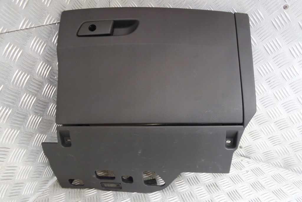 фото №1, Audi a5 8w sportback бардачок пассажира