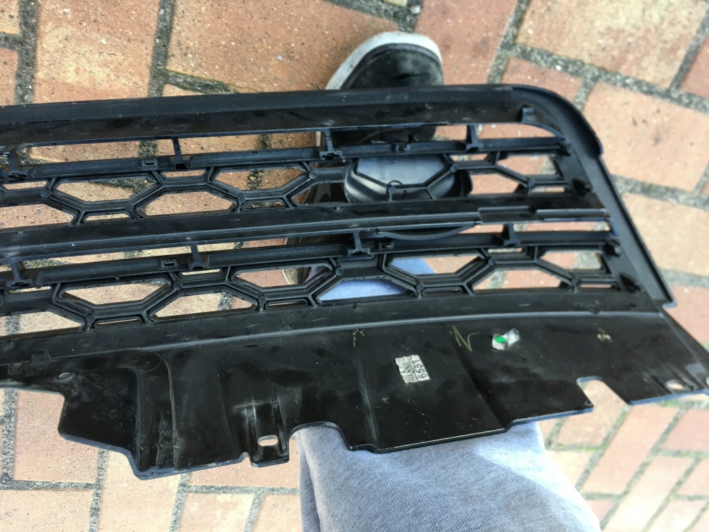 фото №4, Решётка радиатора решётка радиатора перед land rover discovery iv 4 sport