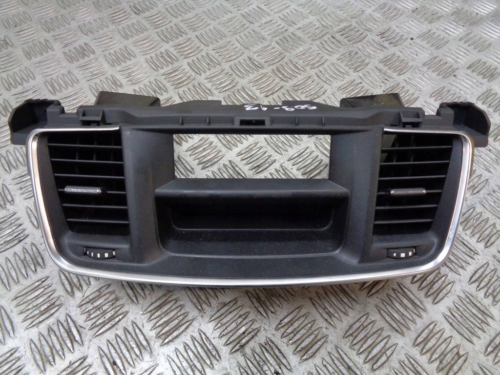 фото №1, Peugeot 508 рамка na дисплей воздуховоды