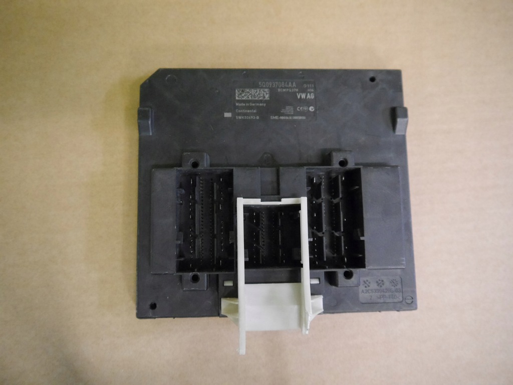 фото №1, Модуль комфорту блок управління бортовою мережею audi оригінальний номер 5q0937084aa