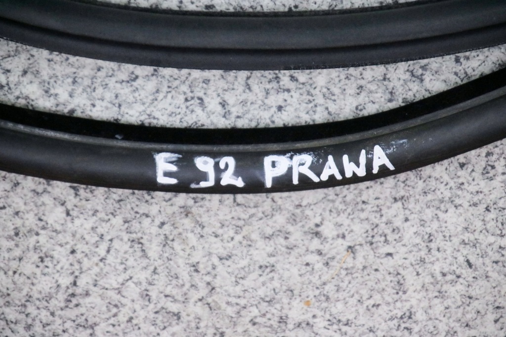 Bmw e92 купе прокладка двері права 7119092 Оригінал
