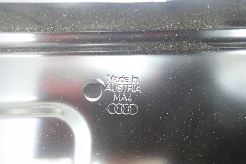 фото №8, Audi q5 16-17 кронштейн крыла с правой стороны