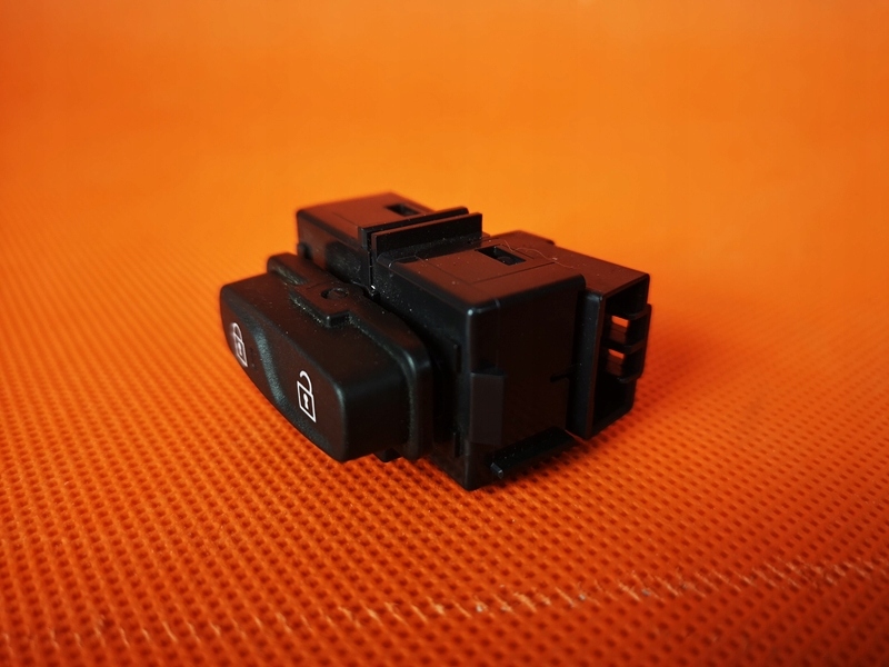 фото №10, Volvo v40 d2 панель окон зеркал 31334567 / 31334571