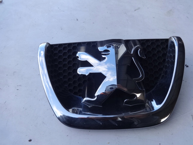 фото №1, Peugeot 207 06-08r решётка радиатора решётка радиатора эмблема перед